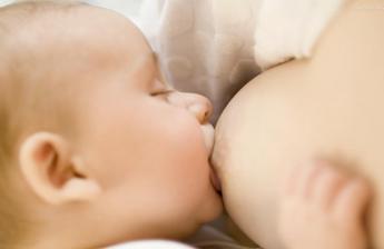 宝宝吃母乳抗压能力强