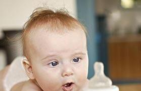 如何控制婴儿奶粉喂养量