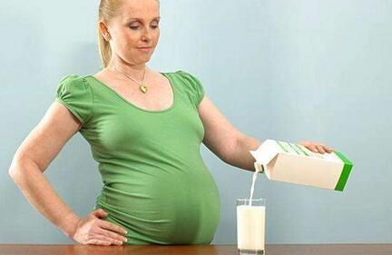 伊利妈妈配方奶粉 提供宝宝早期抵抗力