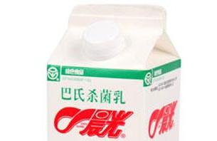 晨光乳业鲜牛奶变质成豆腐花状 消费者不满厂家的解释
