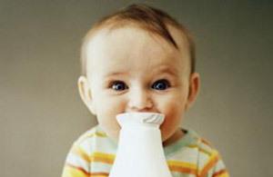 如何给宝宝喝配方奶