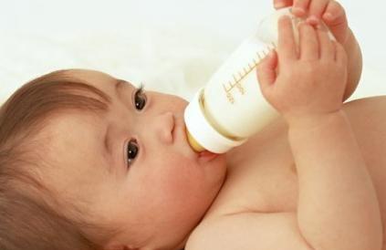 专家建议：宝宝断奶后最好不要喝鲜奶