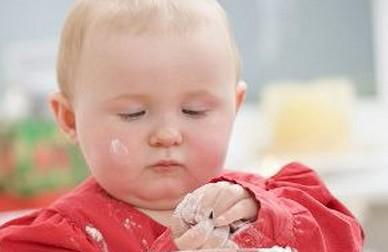 孩子吃奶粉或者喝牛奶会不会导致性早熟