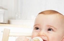 冲奶粉方法正确 宝宝少生病