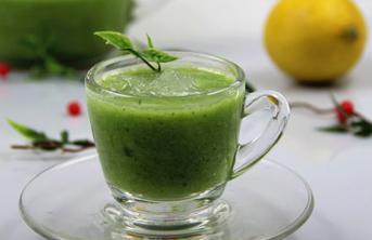 夏季适合宝宝喝的蔬果汁推荐——芹菜汁
