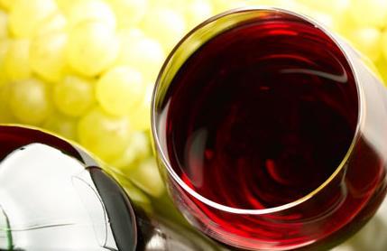 早春养生喝葡萄酒能预防感冒和帮助减肥
