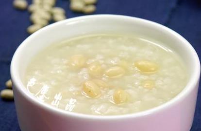 白扁豆参米粥有助于治疗鼻炎