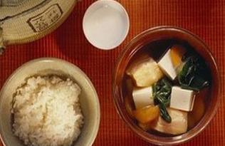减肥食谱：海带萝卜豆腐汤