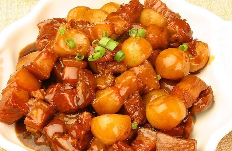 中国家常菜谱推荐:土豆烧肉