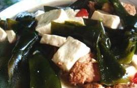中国饮食：海带扒冻豆腐的做法
