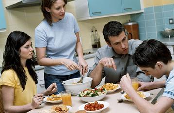英国家庭传统的餐桌教育
