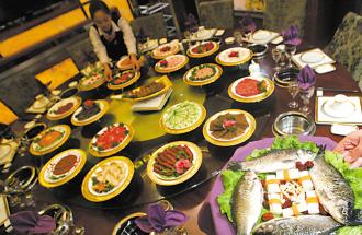 中国的圆桌进餐的礼仪文化