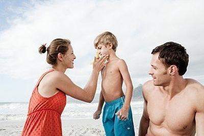 男孩偷穿妈妈的丝袜怎么办