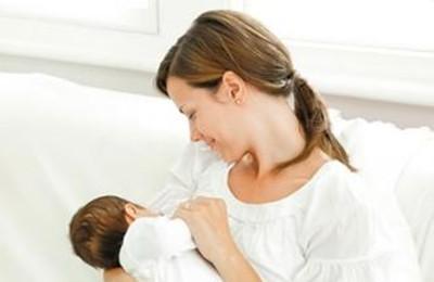 母乳喂养：建立妈妈与宝宝之间更亲密的亲子关系