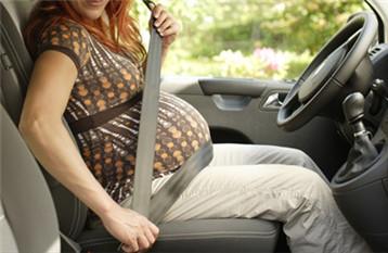 孕妇开车安全带的正确系法