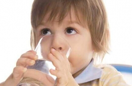 新生儿黄疸多喝水有利于“退黄”