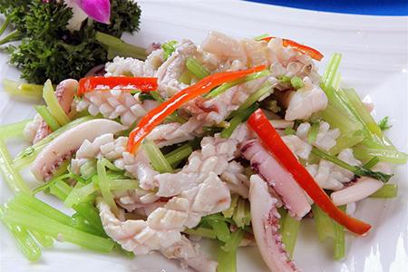 孕期营养食谱：芹菜炒鱿鱼