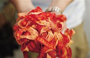 宁波海鲜市场青蟹绑31米绳 绳重超20%