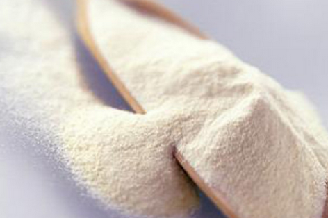 宝宝断奶后是喝鲜奶还是喝奶粉？