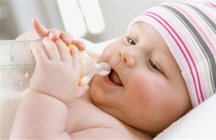 母乳喂养什么时候添加奶粉？