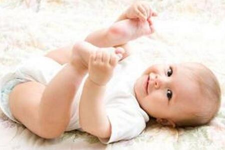 冬天给宝宝换尿不湿的6个经验