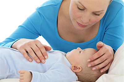 新生儿体温高的原因