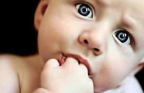 宝宝几个月用磨牙棒