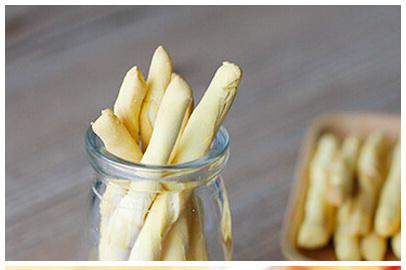 磨牙棒和磨牙饼干哪个好