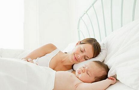 冬天夜间喂奶如何躺喂
