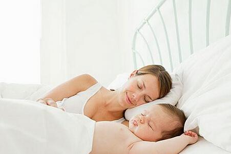 冬天夜间喂奶如何躺喂