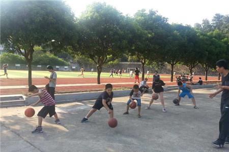 怎么教小孩子打篮球