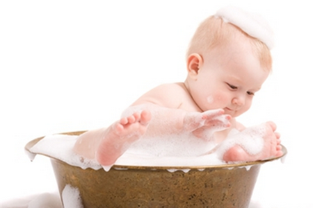 新生儿冬天多久洗一次澡