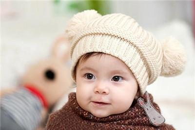新生儿冬天戴什么帽子