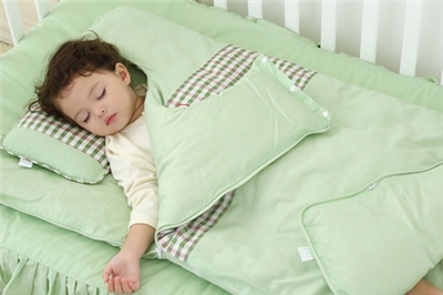 新生儿冬天盖什么被子