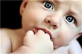 专家答疑：囟门闭合晚的宝宝聪明？