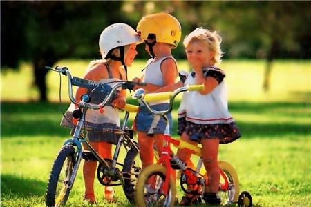 儿童骑自行车的坏处  孩子3岁以下骑自行车影响发育