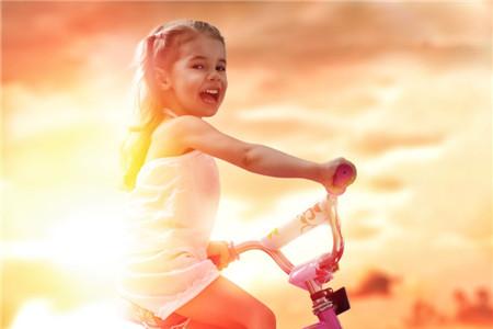 儿童骑自行车的年龄是多大  3~4岁比较适合