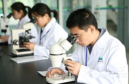 乳企“挥刀断臂”应对新规 奶粉业即将拉开洗牌大幕