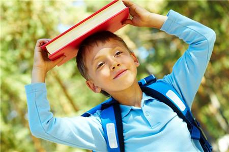 怎样鼓励性格内向的孩子 这些方法很有效