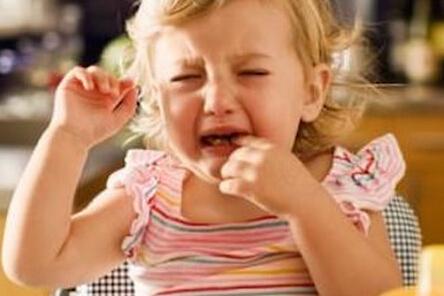 宝宝异物卡喉的表现 家长如何及时判断宝宝卡喉咙了？