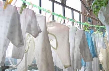雾霾天小宝宝衣服晒哪 雾霾天如何晒衣服？