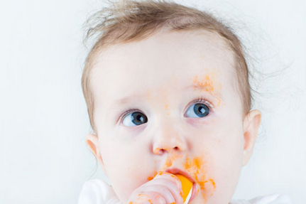 婴儿攒肚和便秘的区别 家长要分清攒肚与便秘