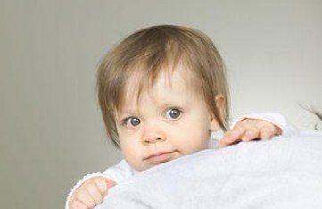 宝宝摇头是怎么回事？是生病了吗