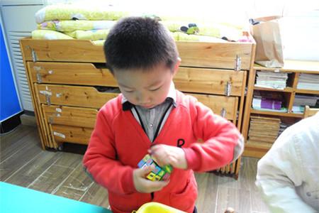 如何教孩子玩魔方