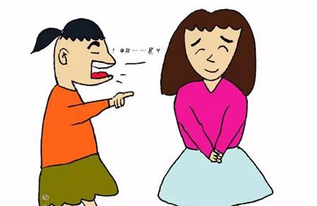 女儿总被同学辱骂，心理学家妈妈教她两个字效果超赞！