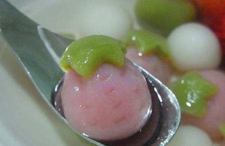 草莓汤圆  搞定宝宝挑剔的味蕾