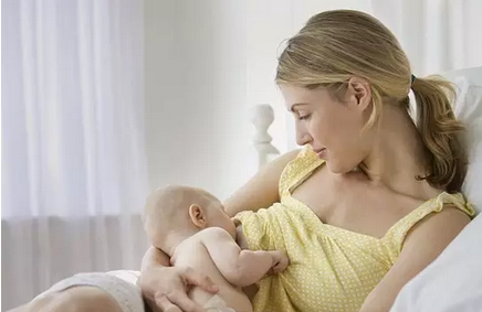 母乳喂养8大谣言，麻麻们中招了吗？