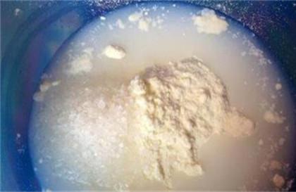 爱他美奶粉有小颗粒是怎么回事