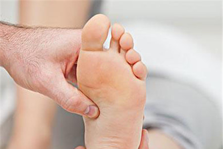 怀孕22周脚肿正常吗