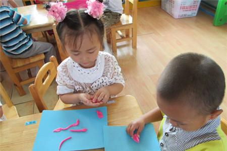 孩子多大能玩橡皮泥